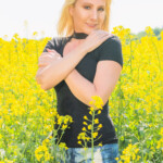 Shooting - Eva P.(Barbiegirl) - Rapsfeld Blüte - 05.2018