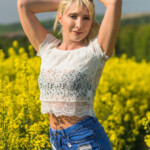 Shooting - Eva P.(Barbiegirl) - Rapsfeld Blüte - 05.2018